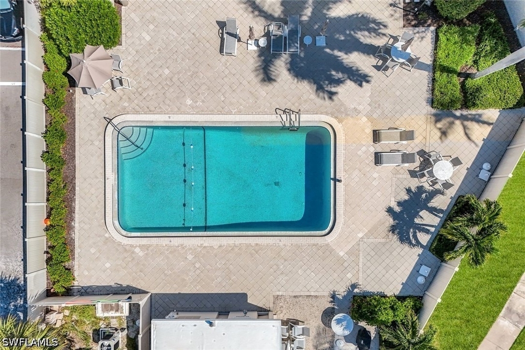 1100 Gulf Shore Boulevard N - Photo 17