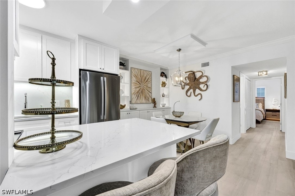 1100 Gulf Shore Boulevard N - Photo 7