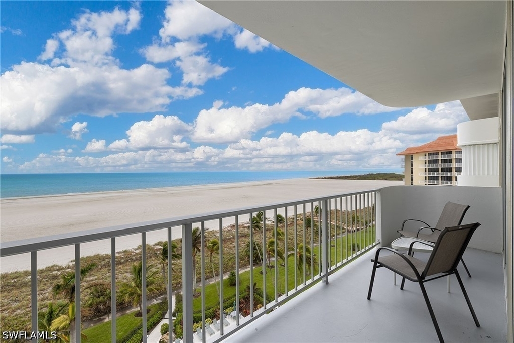 140 Seaview Court - Photo 0