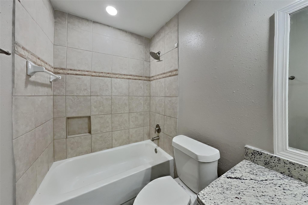 5306 Hazelgrove Drive - Photo 15