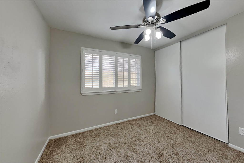 5306 Hazelgrove Drive - Photo 13