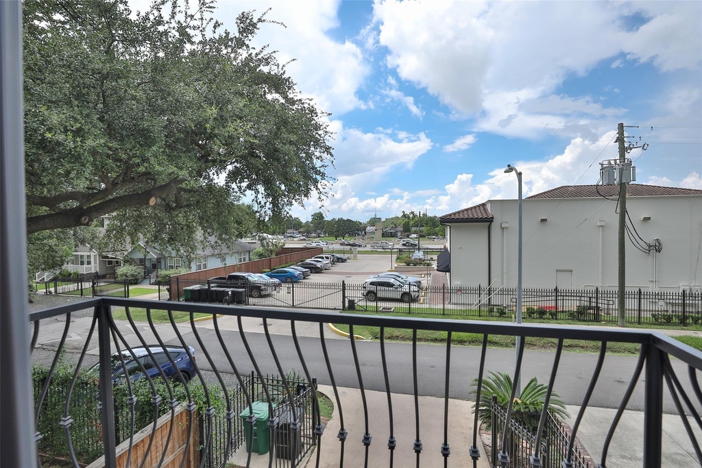 826 E 29th Street - Photo 21