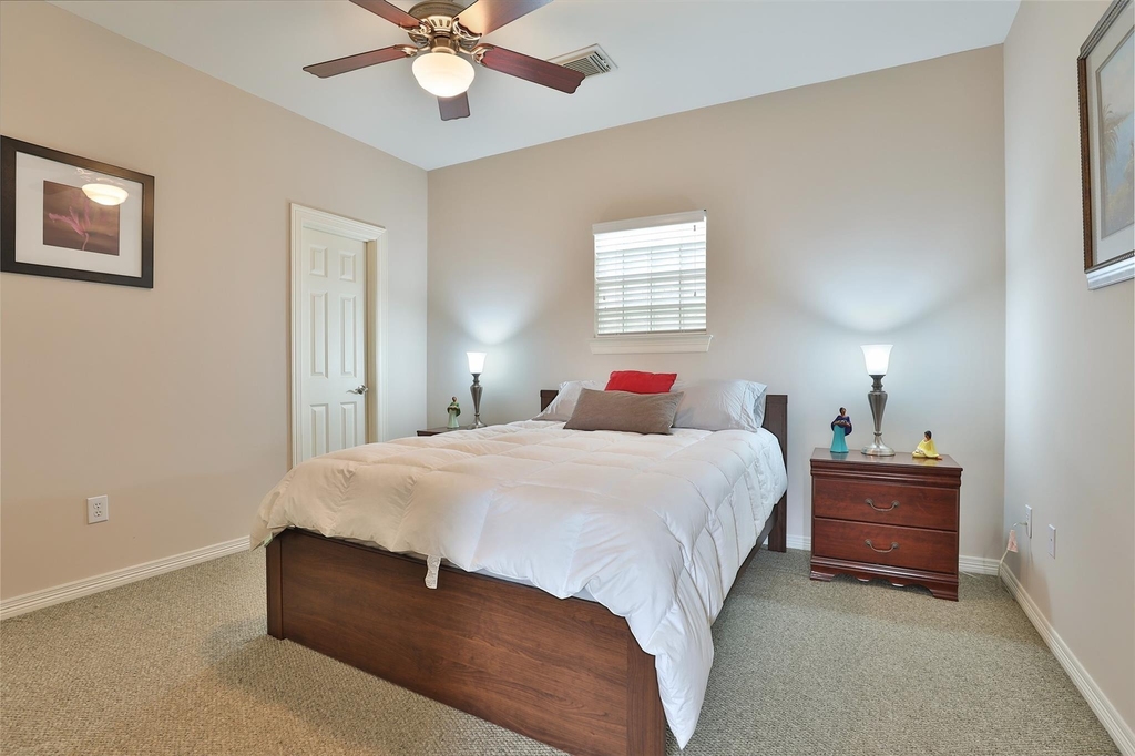 826 E 29th Street - Photo 22