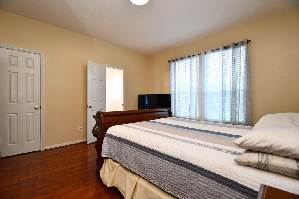7110 Anaquitas Creek Court - Photo 17