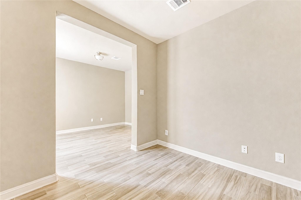 5826 Darling Street - Photo 6