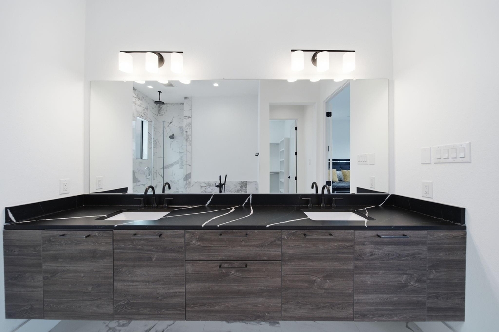 327 E 2nd Street - Photo 33