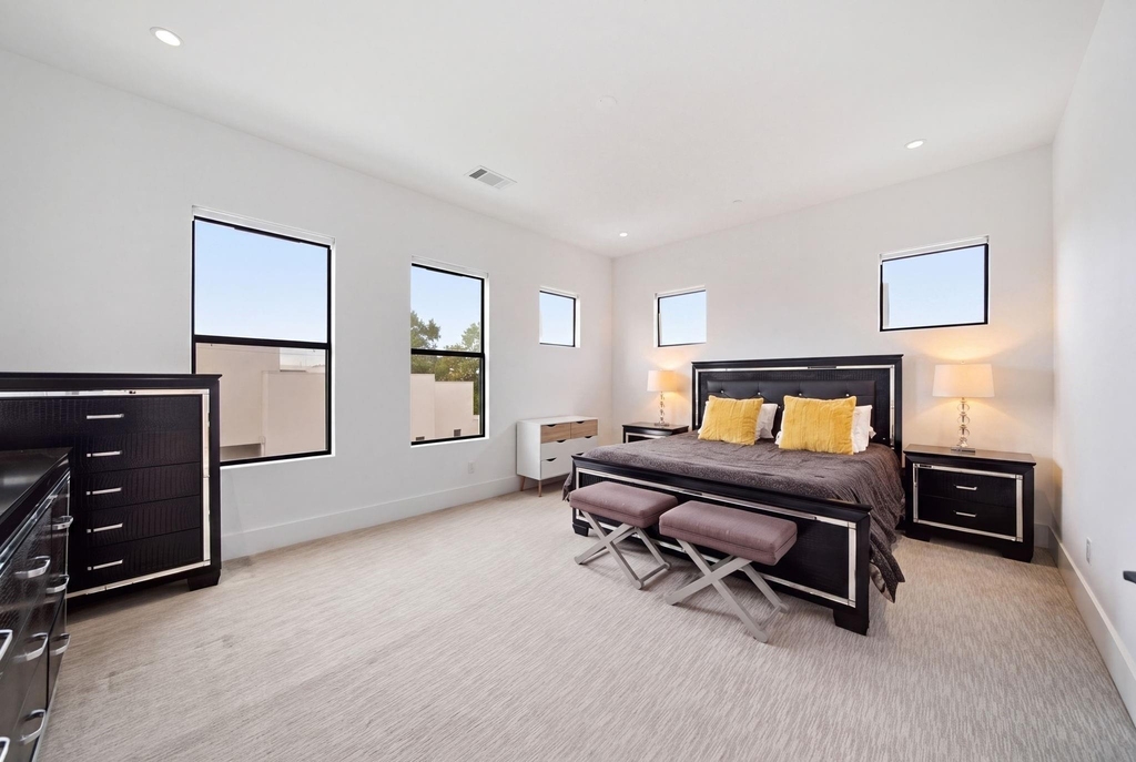327 E 2nd Street - Photo 27