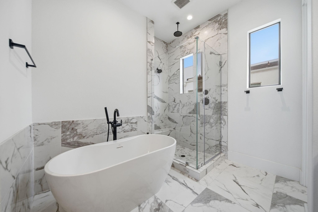 327 E 2nd Street - Photo 32