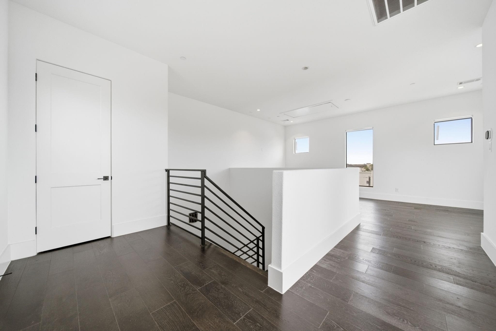 327 E 2nd Street - Photo 35