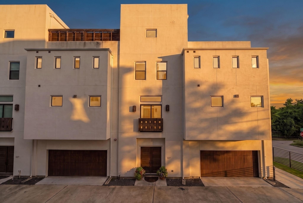 327 E 2nd Street - Photo 42