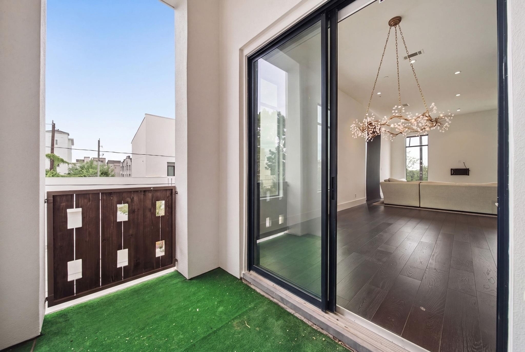327 E 2nd Street - Photo 22