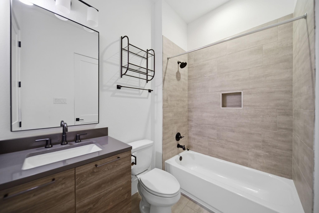 327 E 2nd Street - Photo 26