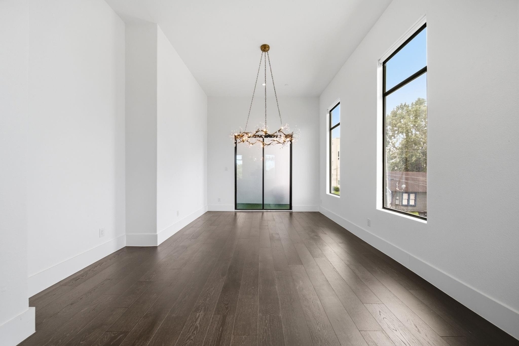 327 E 2nd Street - Photo 20