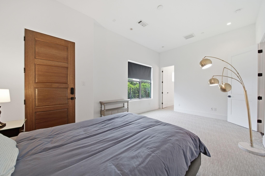327 E 2nd Street - Photo 7