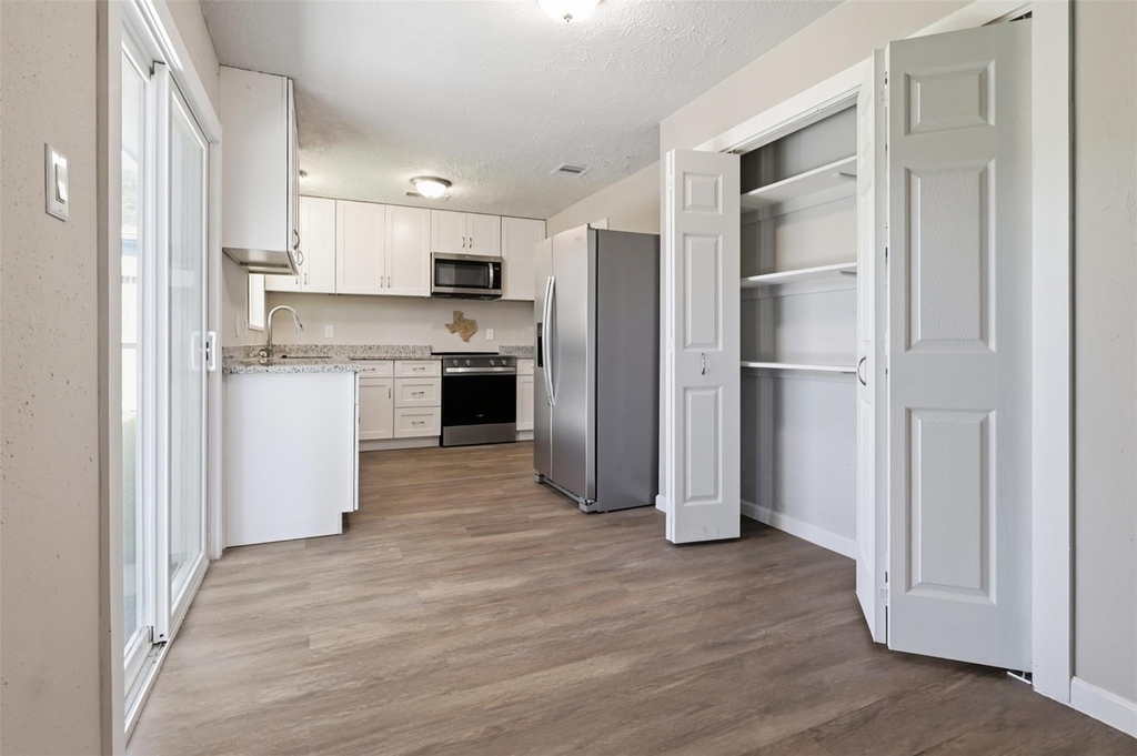 4767 Beechaven St - Photo 12