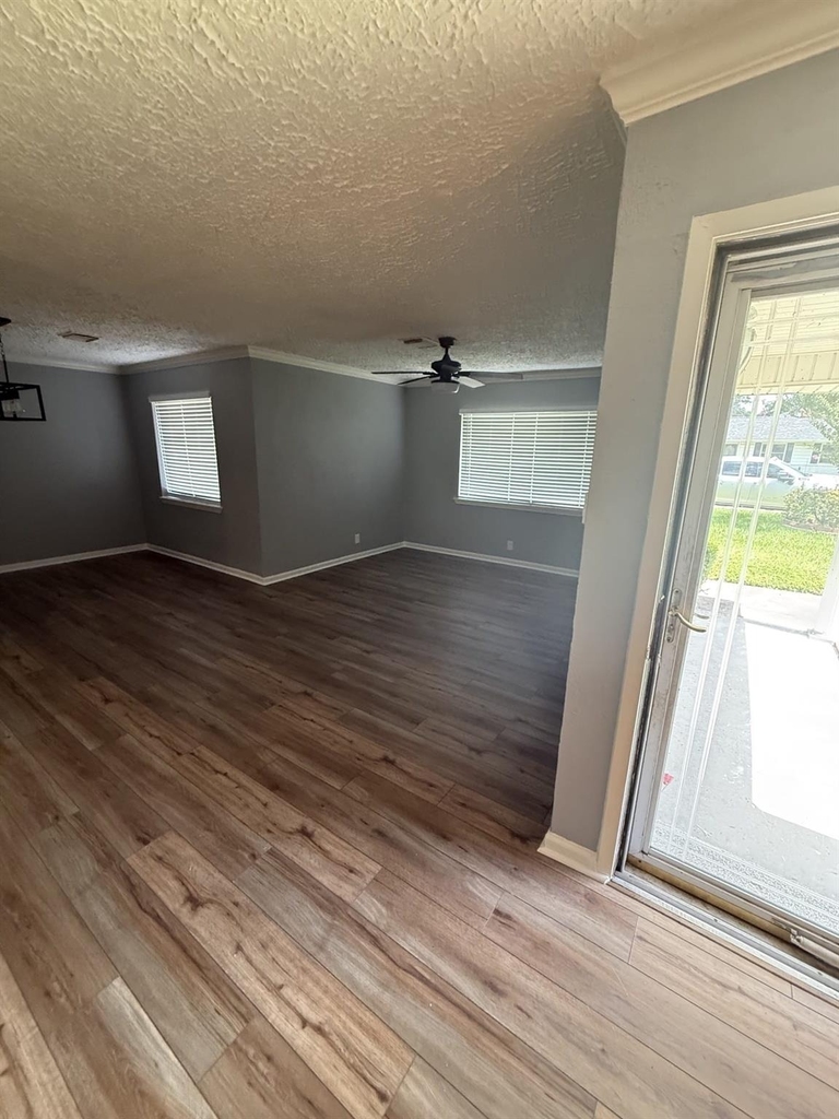 5218 Cortelyou Lane - Photo 3
