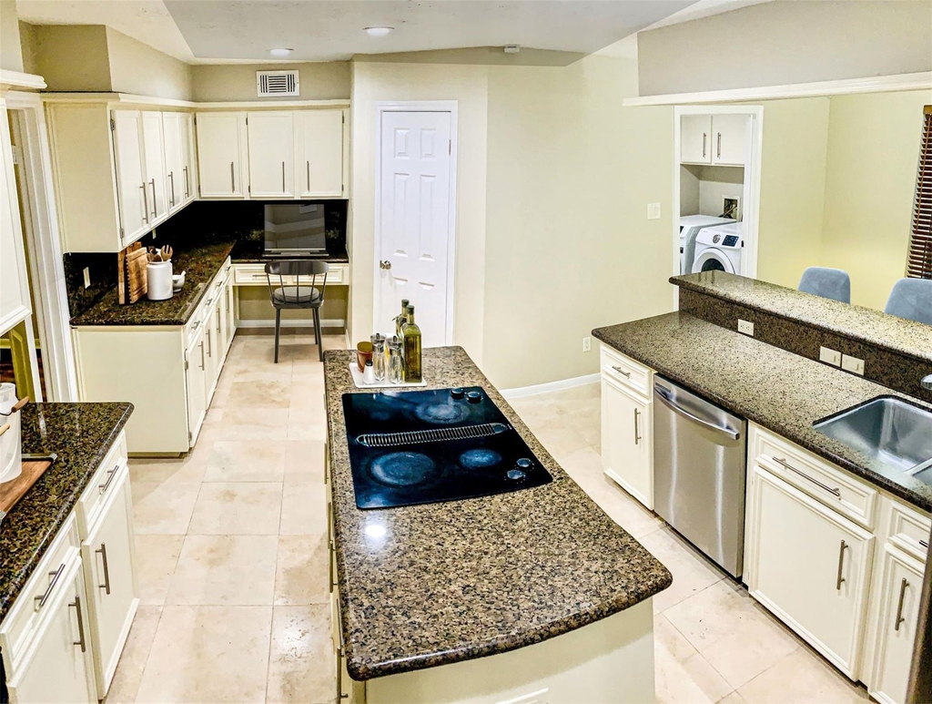 14135 Sandfield Drive - Photo 11
