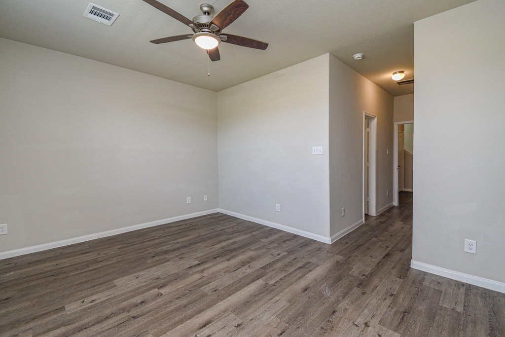23610 Goodfellow Drive - Photo 11