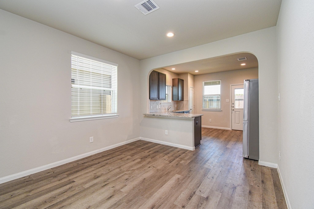 23610 Goodfellow Drive - Photo 4