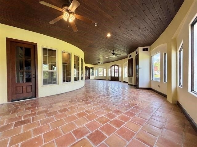 12410 Keith Road - Photo 2