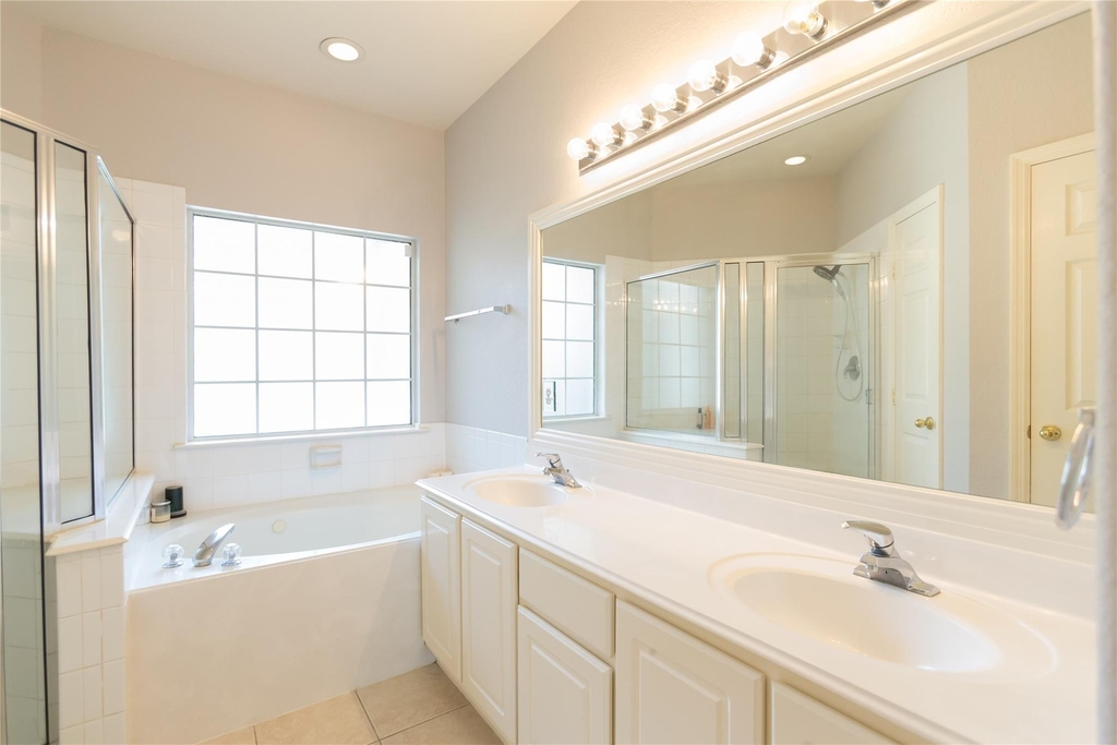 7907 Glenn Cliff Drive - Photo 12