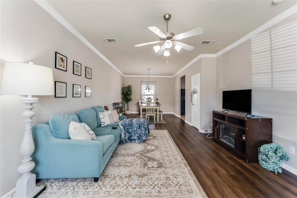 512 Forest Village Circle - Photo 2