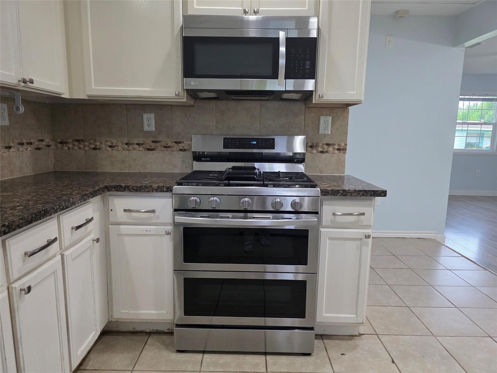 209 Franlee Street - Photo 4