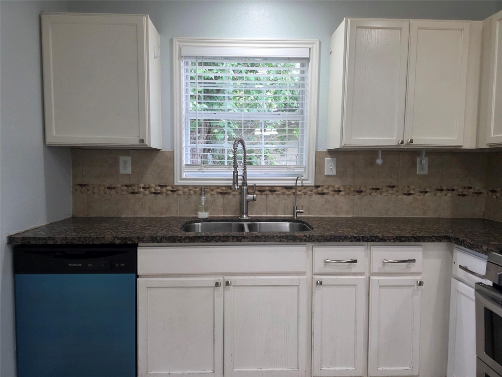 209 Franlee Street - Photo 5