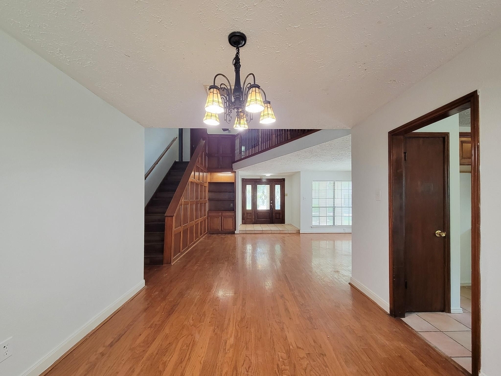 2030 Creek Valley Lane - Photo 18