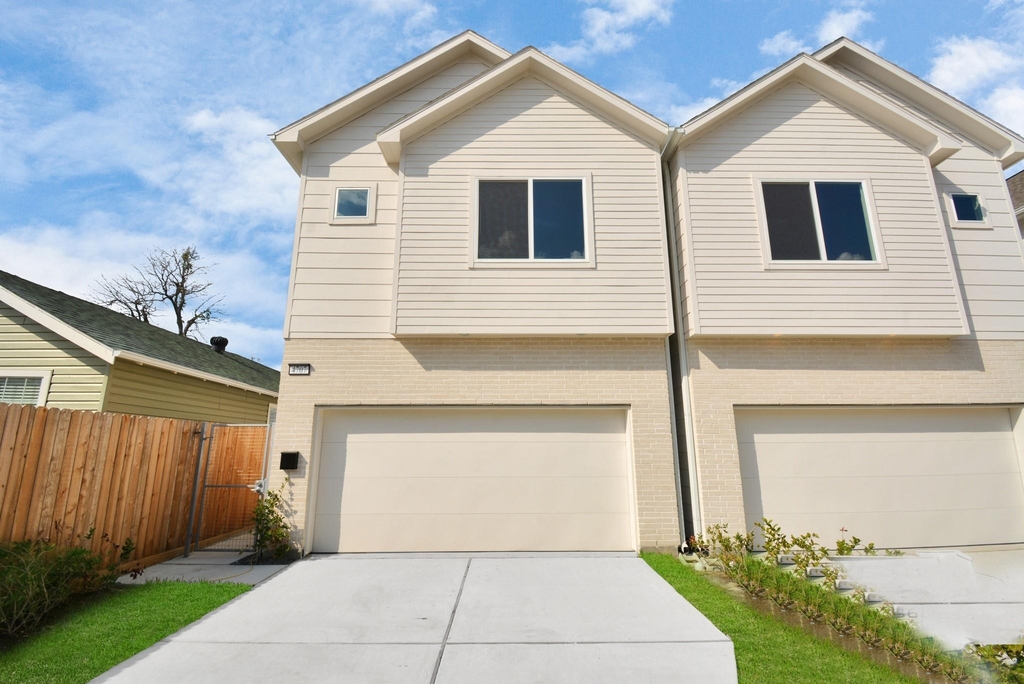 4707 Oats Street - Photo 1