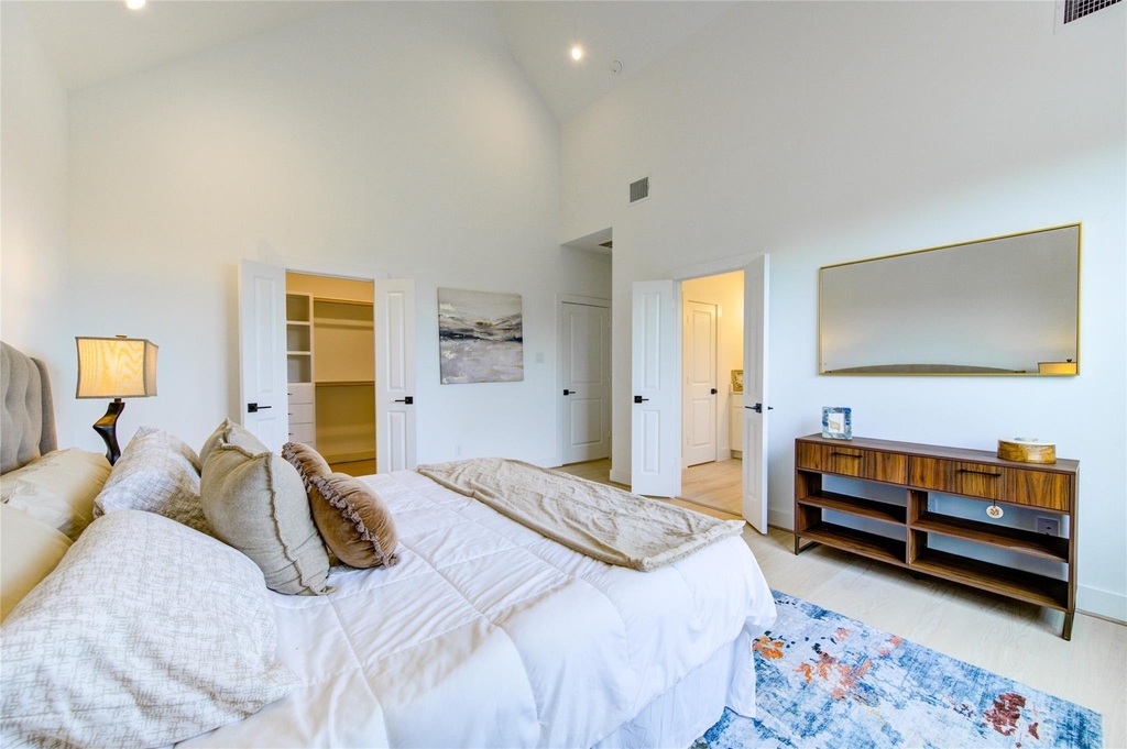 2310 Reinerman Street - Photo 14
