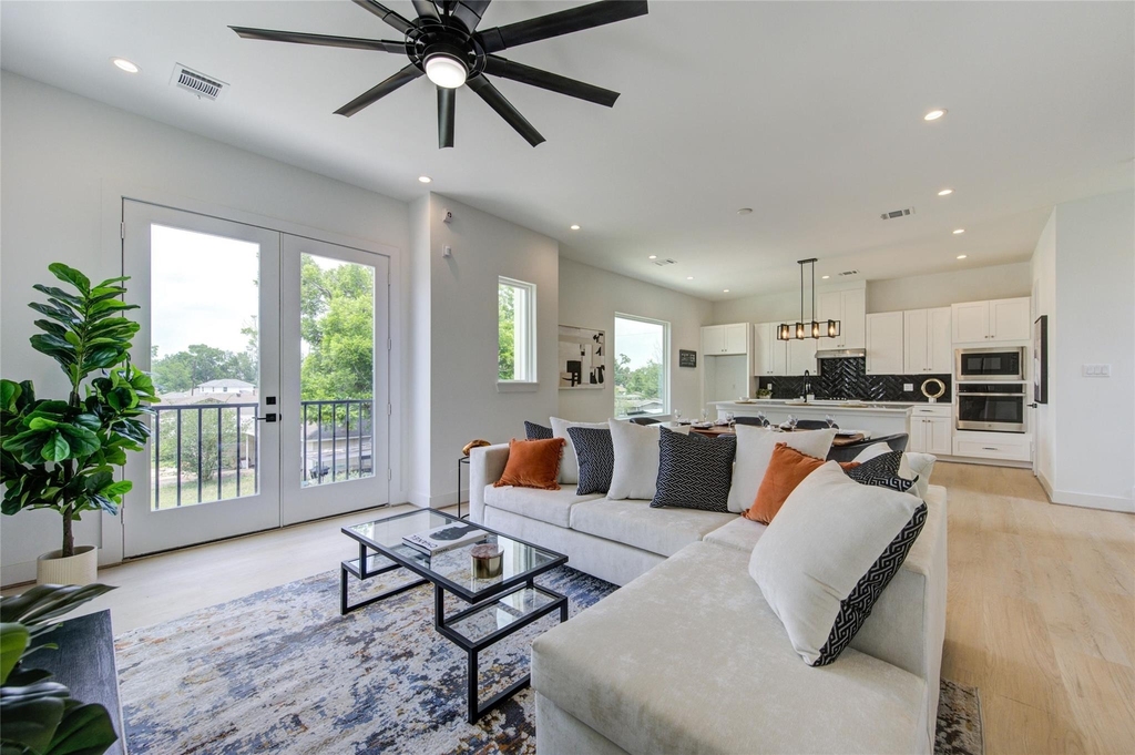 2310 Reinerman Street - Photo 24