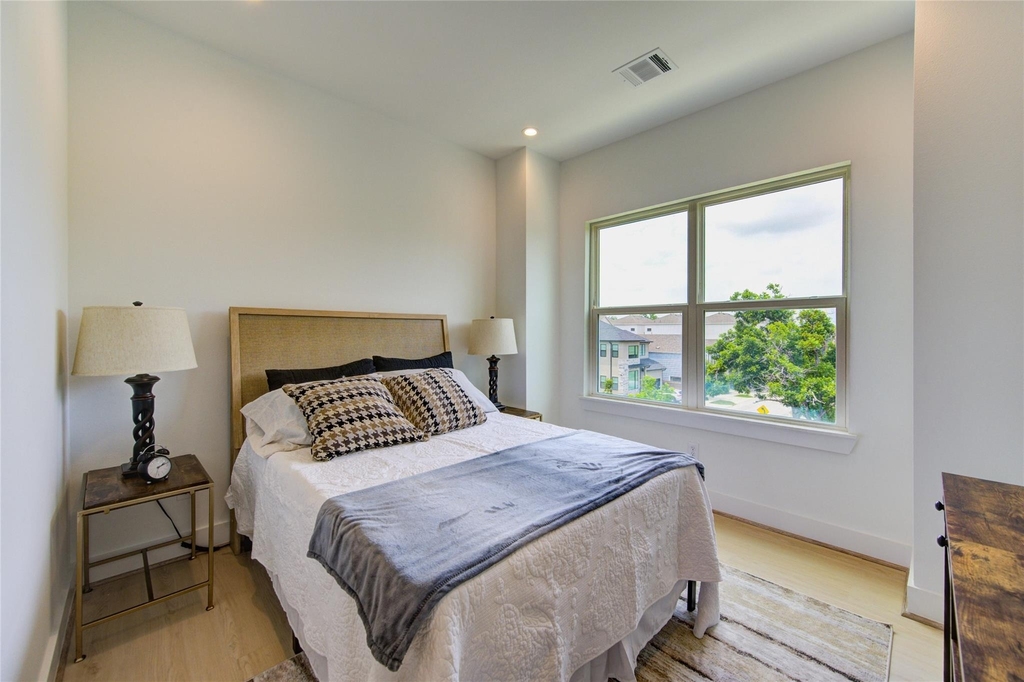 2310 Reinerman Street - Photo 6