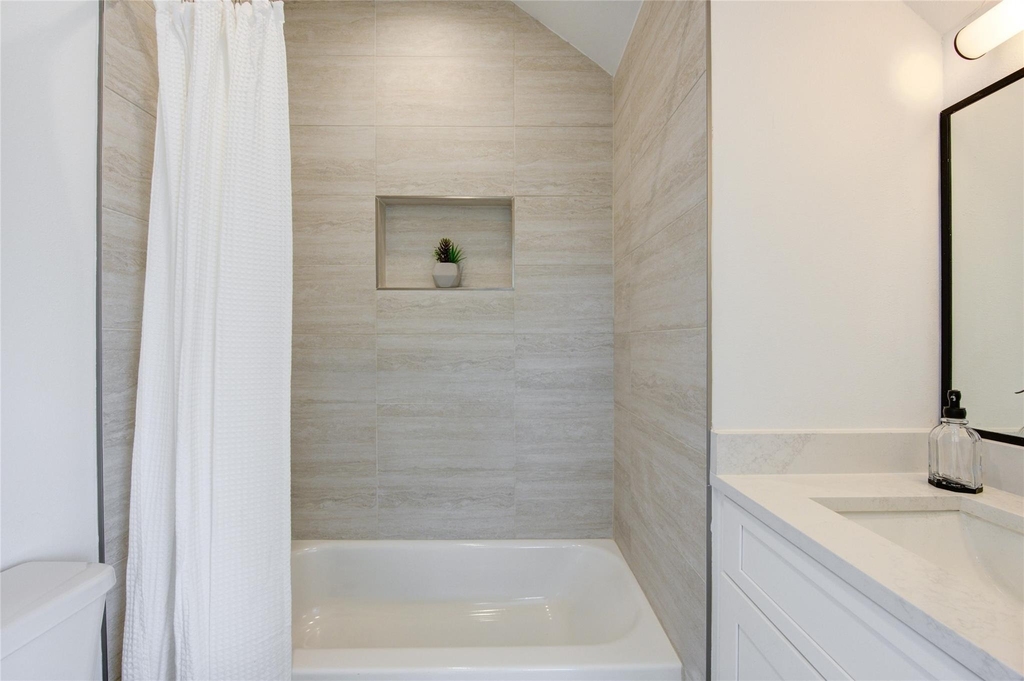 2310 Reinerman Street - Photo 21