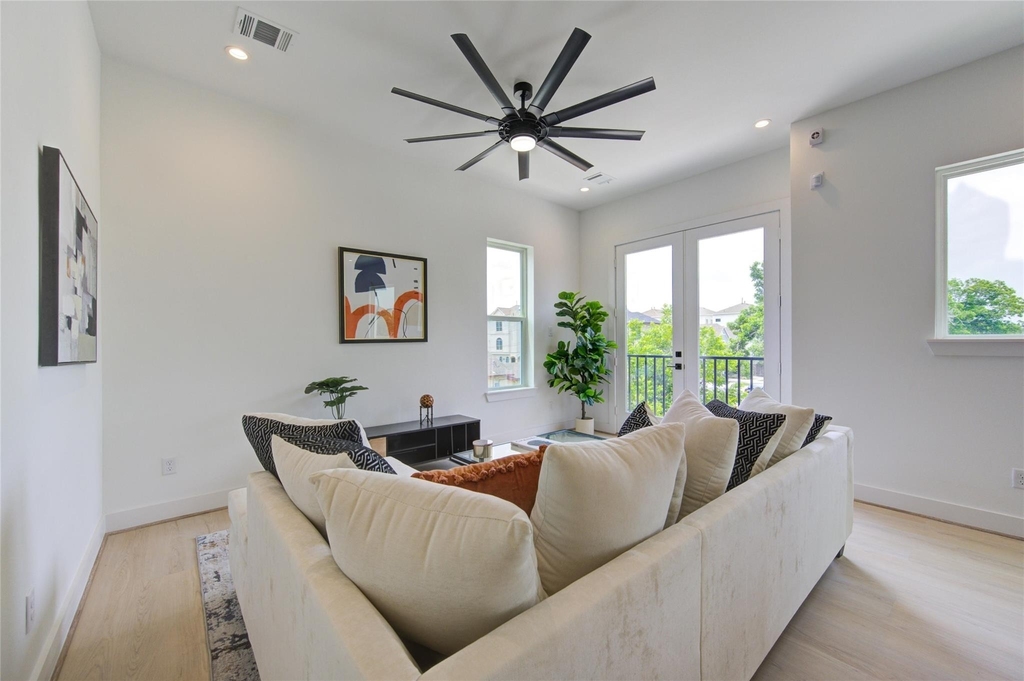 2310 Reinerman Street - Photo 22