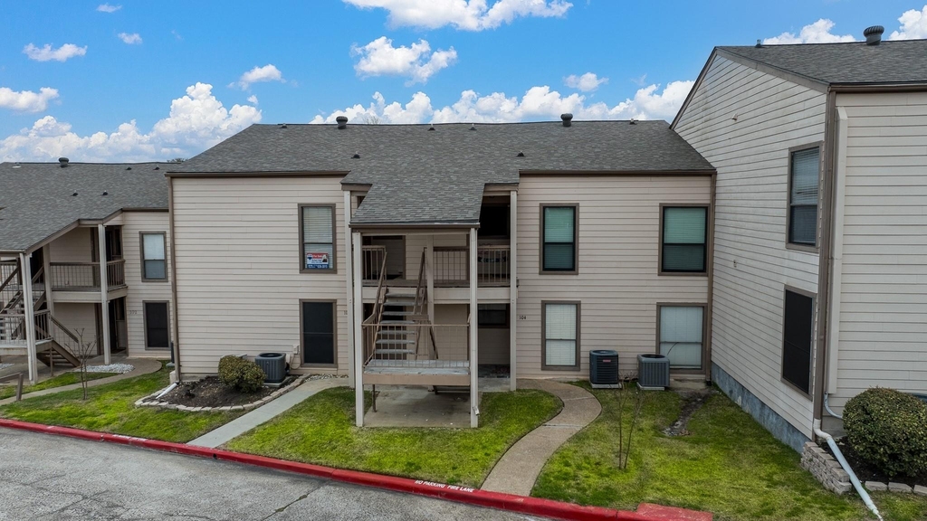 203 Lakeview Terrace - Photo 19