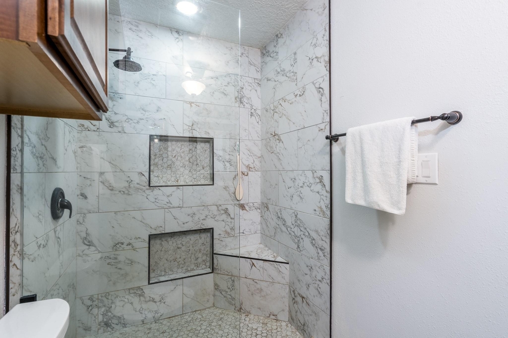 203 Lakeview Terrace - Photo 9