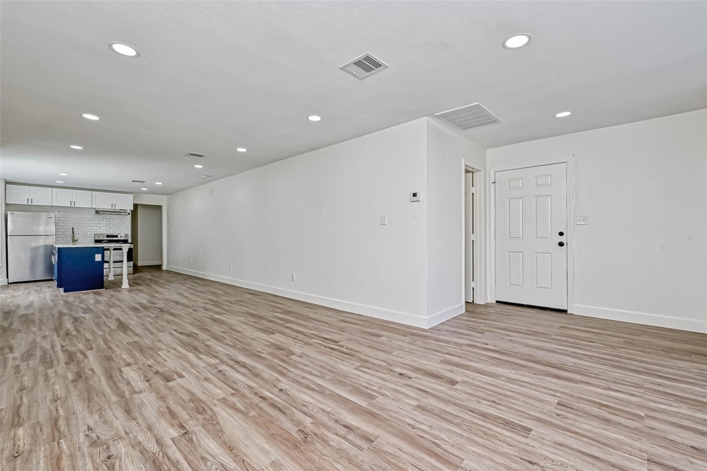 5609 Denmark Street - Photo 6