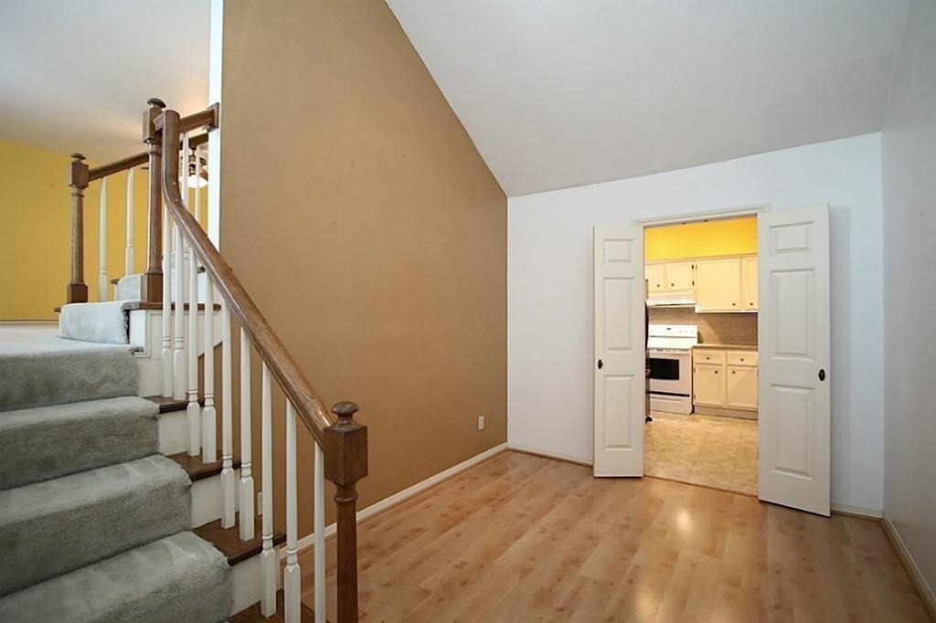 814 Knox Street - Photo 8