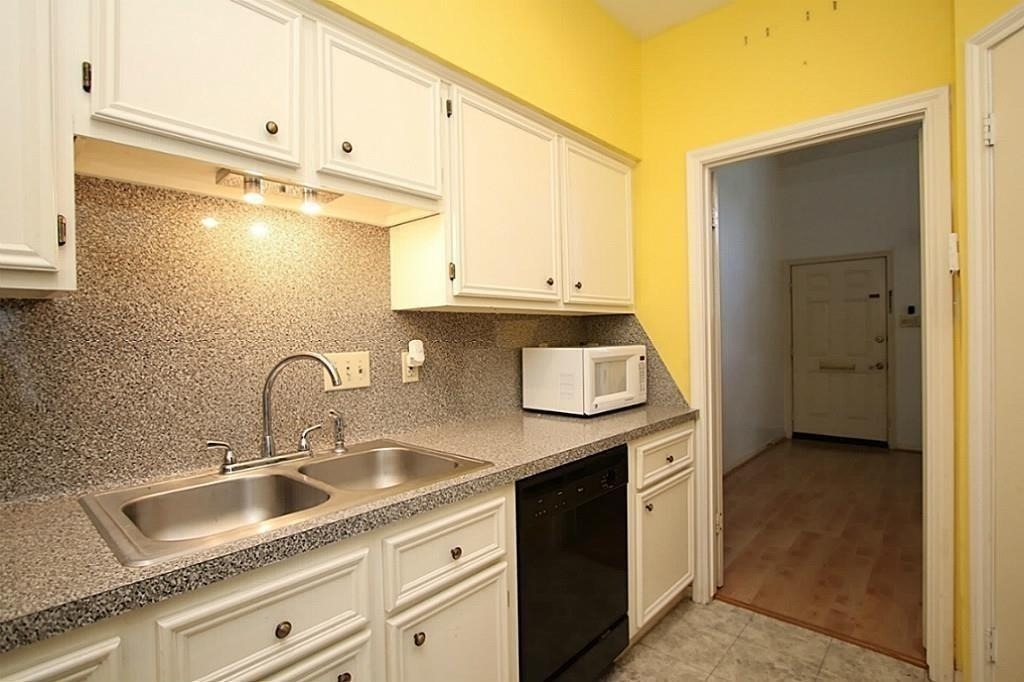814 Knox Street - Photo 9