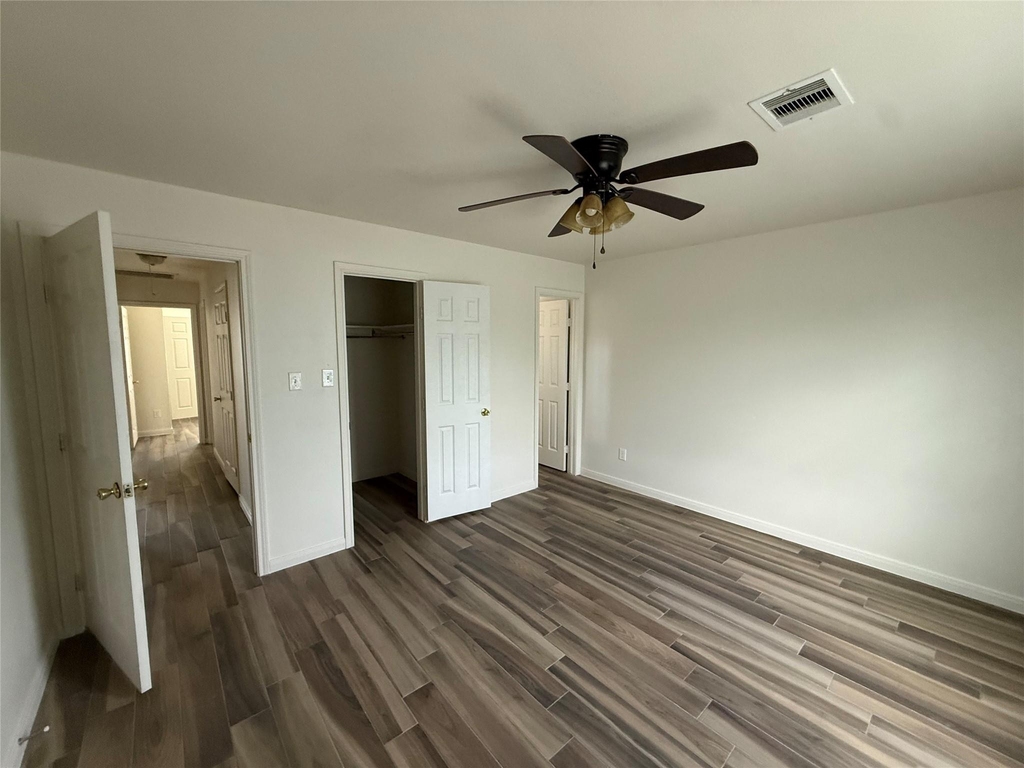2724 Avenue D - Photo 4