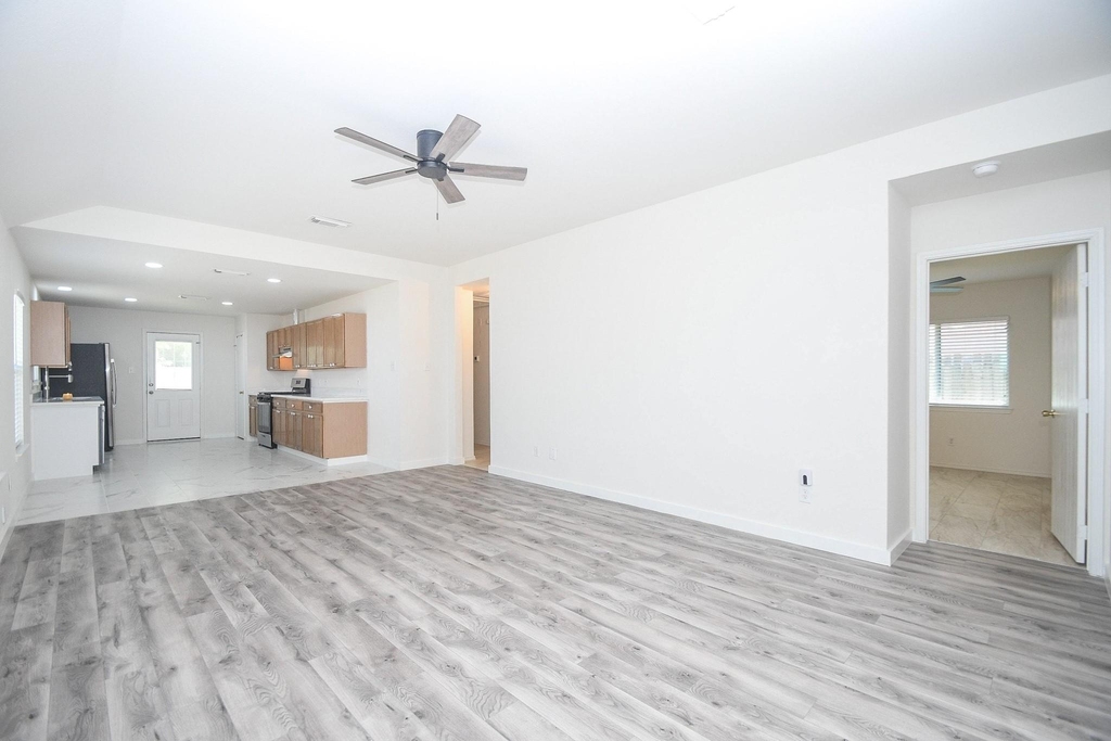 6306 Spruce Manor Lane - Photo 5