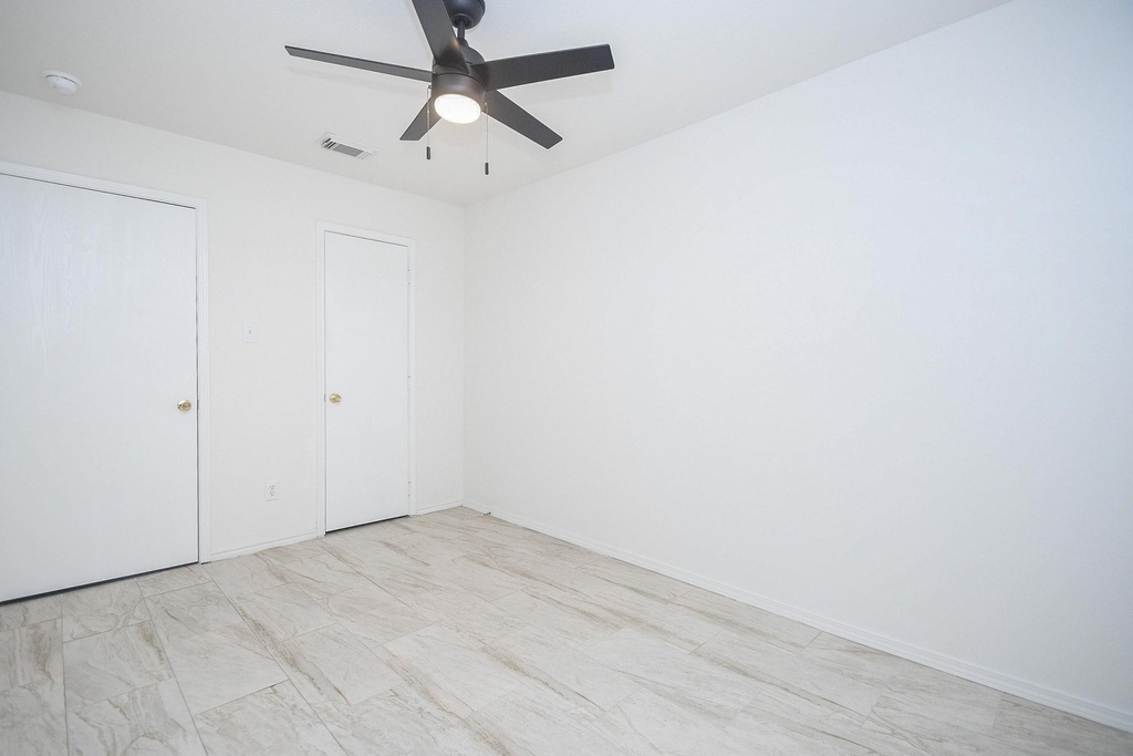 6306 Spruce Manor Lane - Photo 24