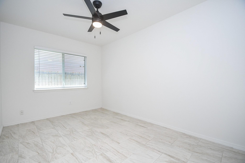 6306 Spruce Manor Lane - Photo 18