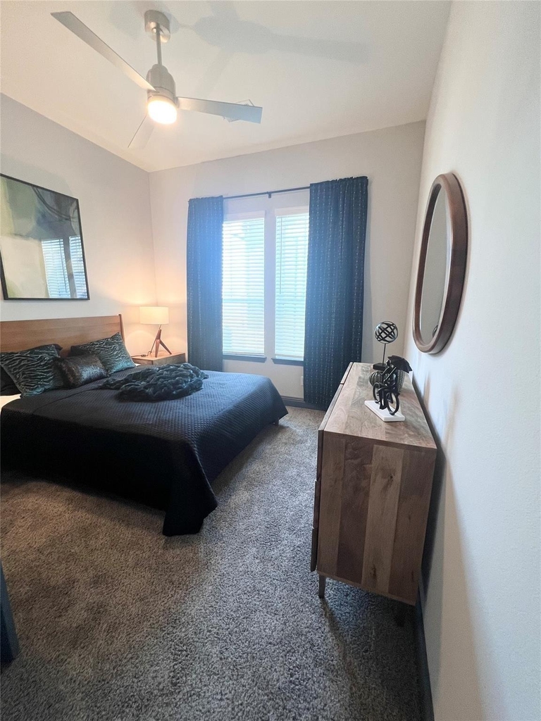 4250 Woodridge Parkway - Photo 9