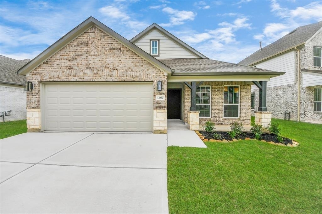 12022 Maple Oak Drive - Photo 1