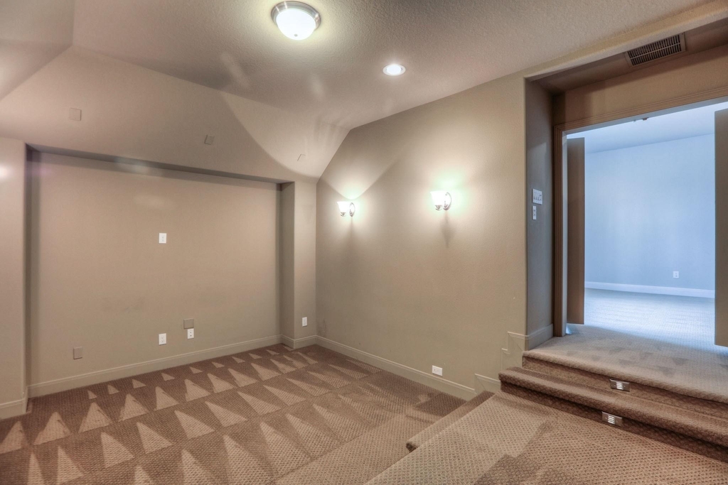 19 Cohasset Place - Photo 32