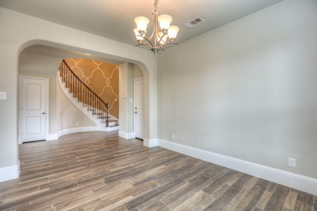19 Cohasset Place - Photo 8