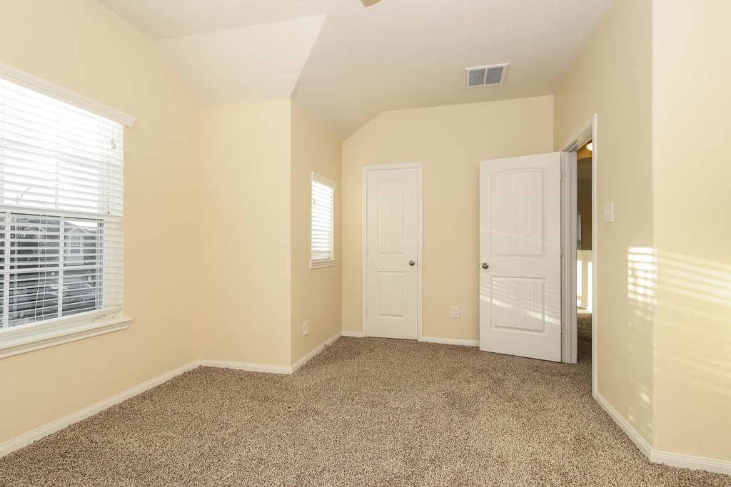 30631 Gardenia Trace Drive - Photo 9