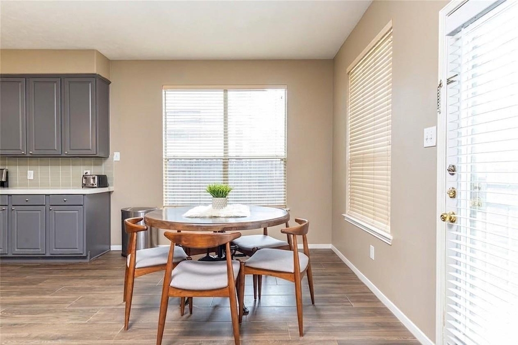 4815 Schiller Park Lane - Photo 5